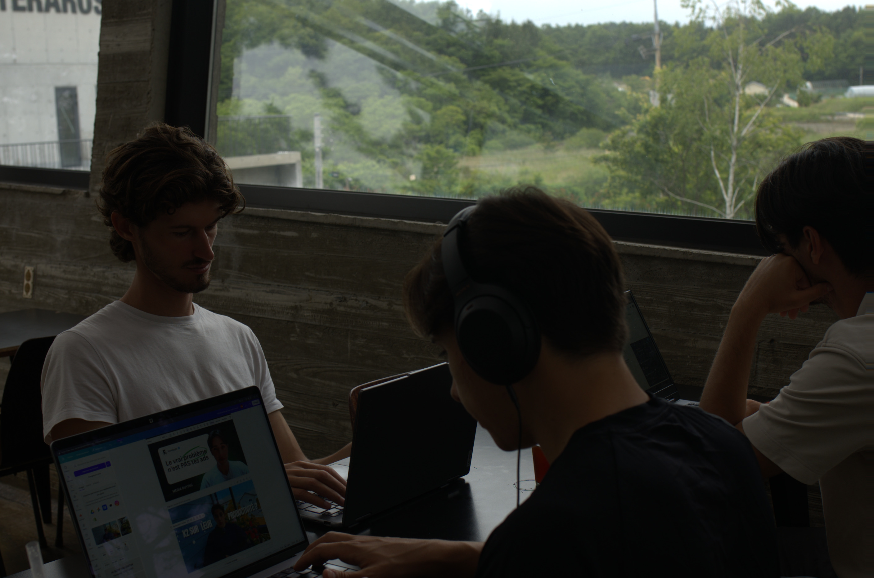 Arthur, Jocelin et Hugo, co-fondateurs de Formlyy - Construire